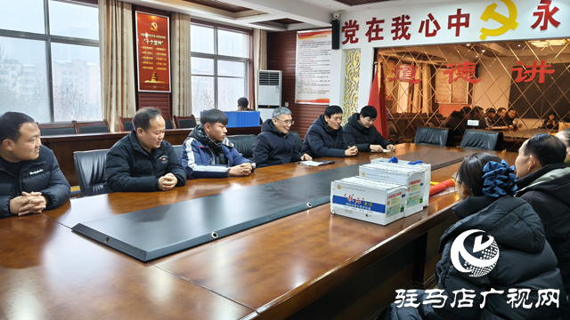 助人为乐显担当 青春暖心护夕阳  ——驻马店经济开发区高级中学学子吕志毅助老获赠锦旗